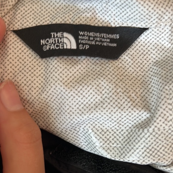 The North Face Women’s Venture 2 Waterproof Hooded Rain Jacket - Picture 5 of 7